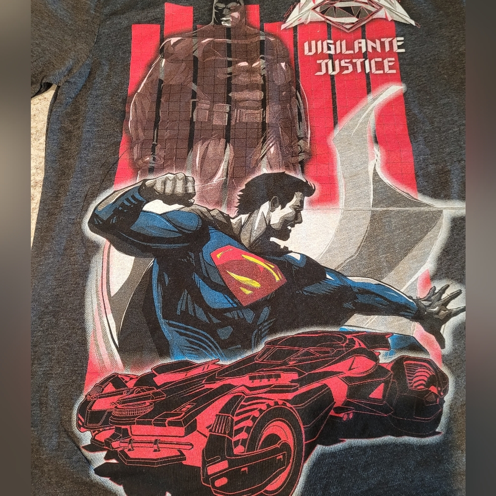 Boys Batman vs. SUPERMAN  Dawn of Justice Graphic Tee NWOT (m) - Picture 5 of 9